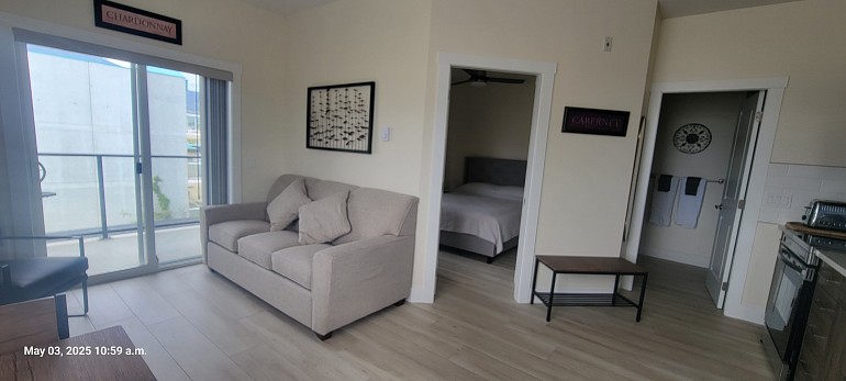Full Room Deluxe One Bedroom Suite Product Gallery Image
