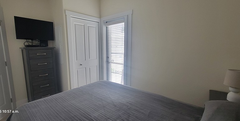 Bedroom Deluxe One Bedroom Suite Product Gallery Image
